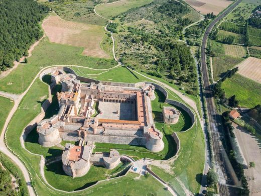 Forteresse de Salses vue du ciel pendant le circuit du Barcarès