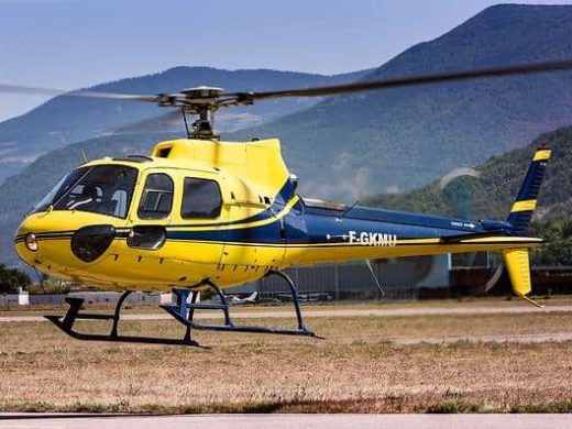L'Écureuil F-GKMU d'Hélittoral prêt au départ pour un vol sur mesure